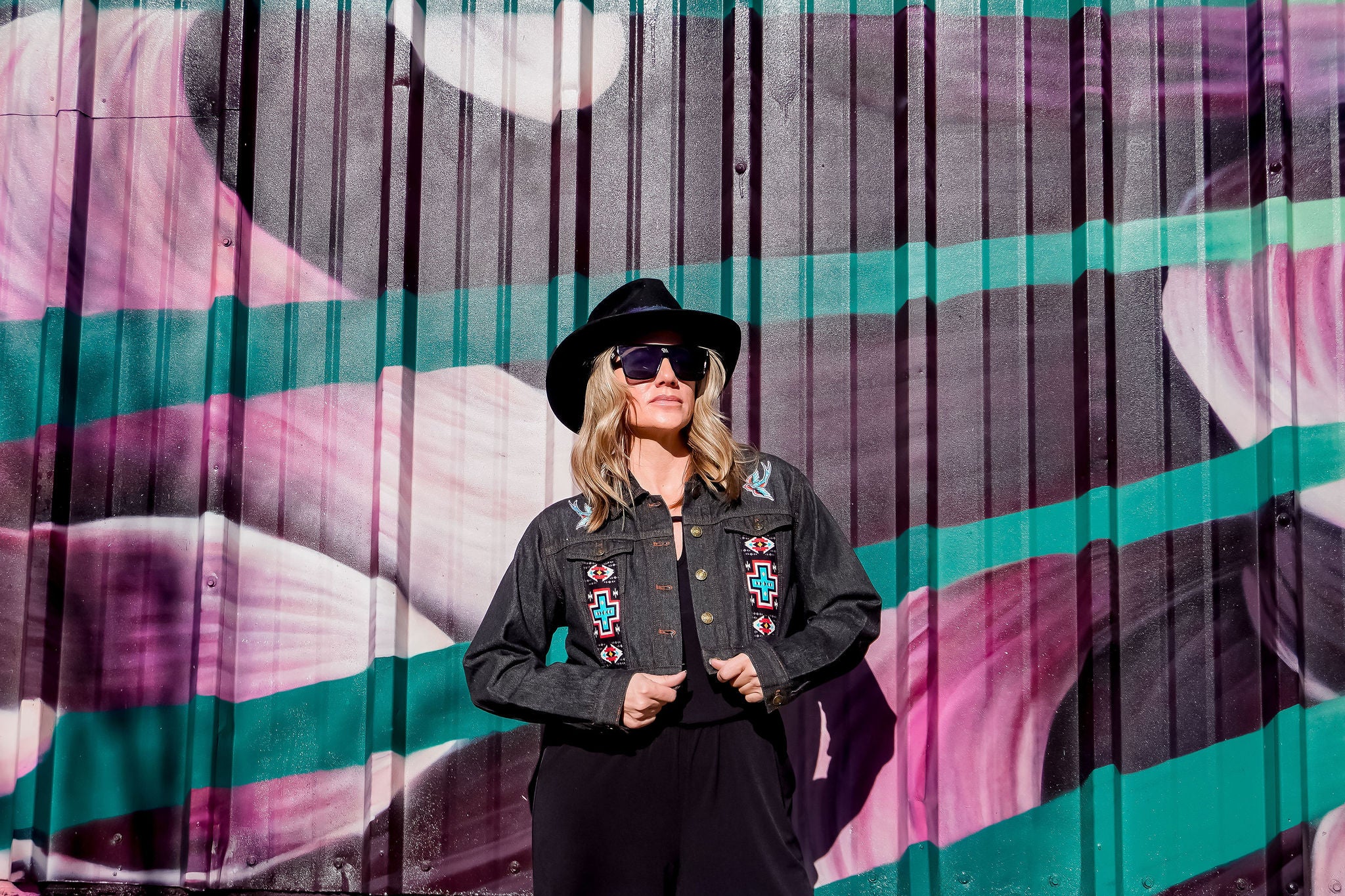 Mountain Inspired Zeagoo Cropped Denim Jacket