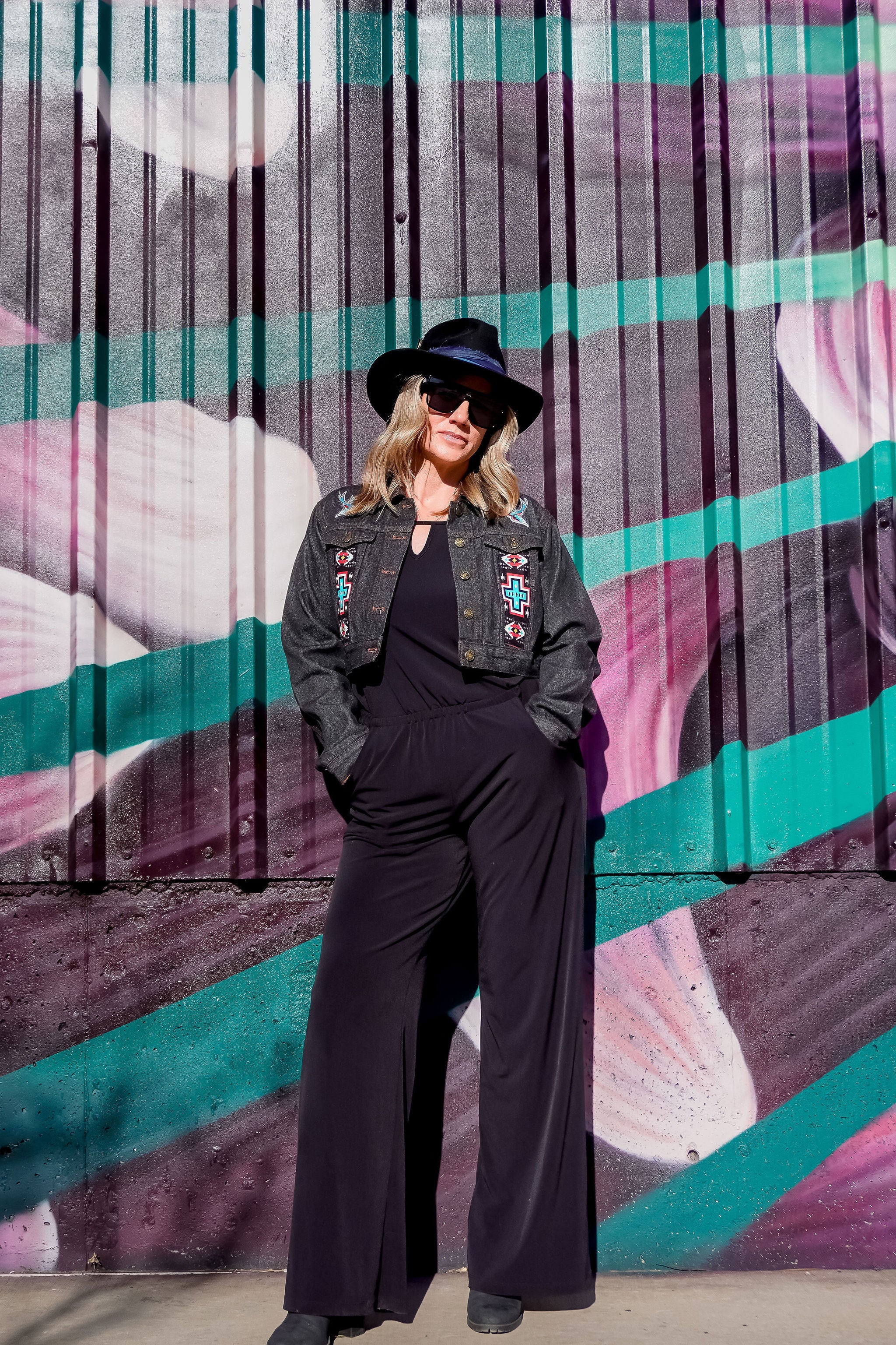 Mountain Inspired Zeagoo Cropped Denim Jacket