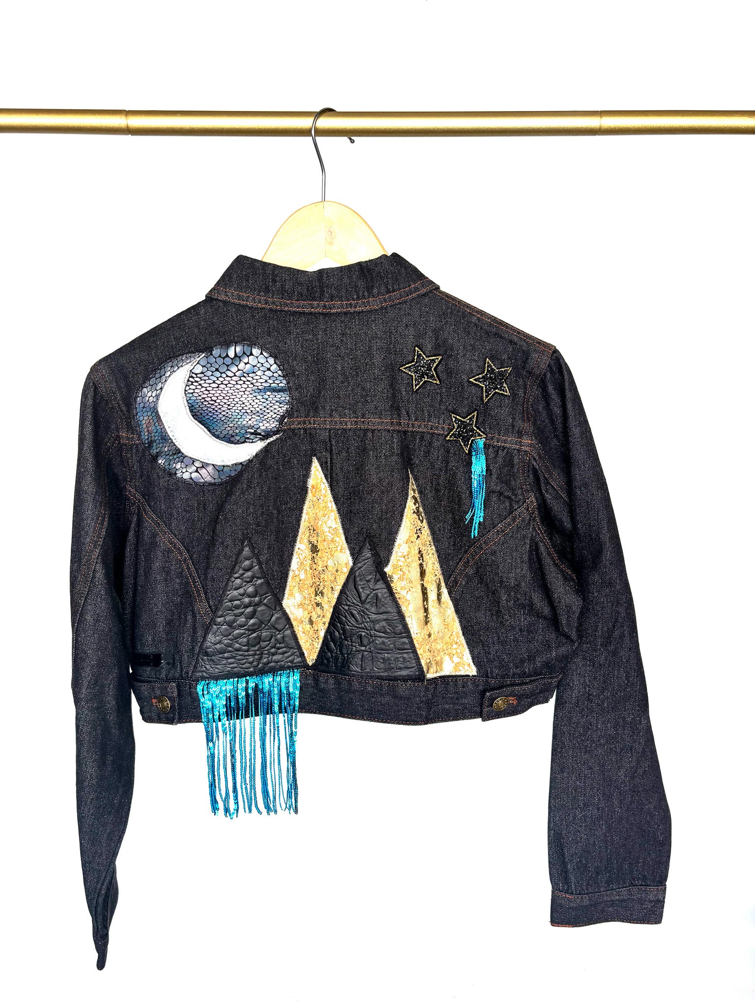Mountain Inspired Zeagoo Cropped Denim Jacket