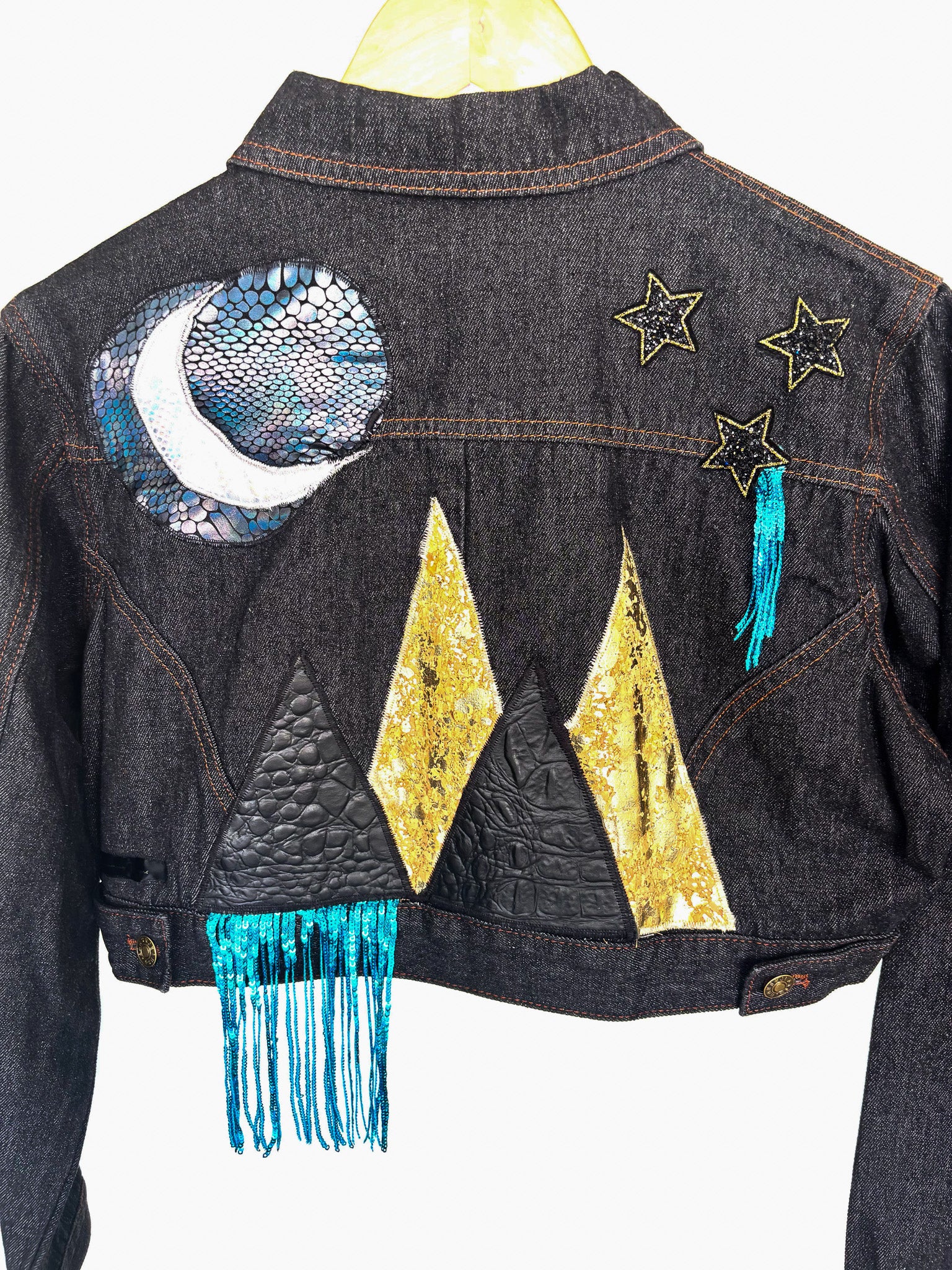 Mountain Inspired Zeagoo Cropped Denim Jacket