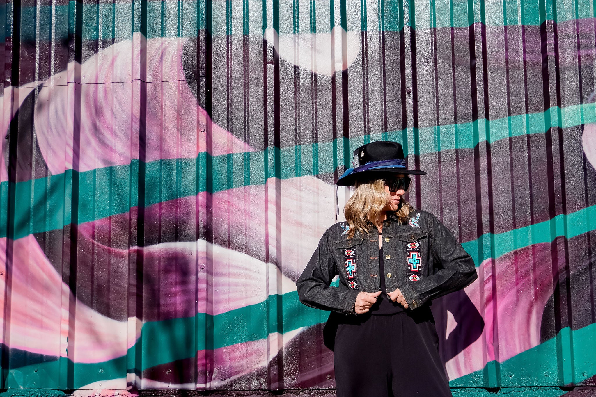Mountain Inspired Zeagoo Cropped Denim Jacket